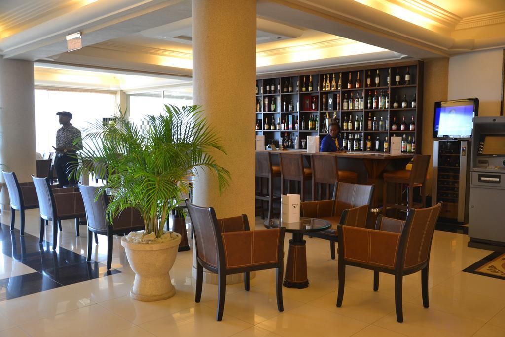 Nobila Airport Hotel Котону Экстерьер фото