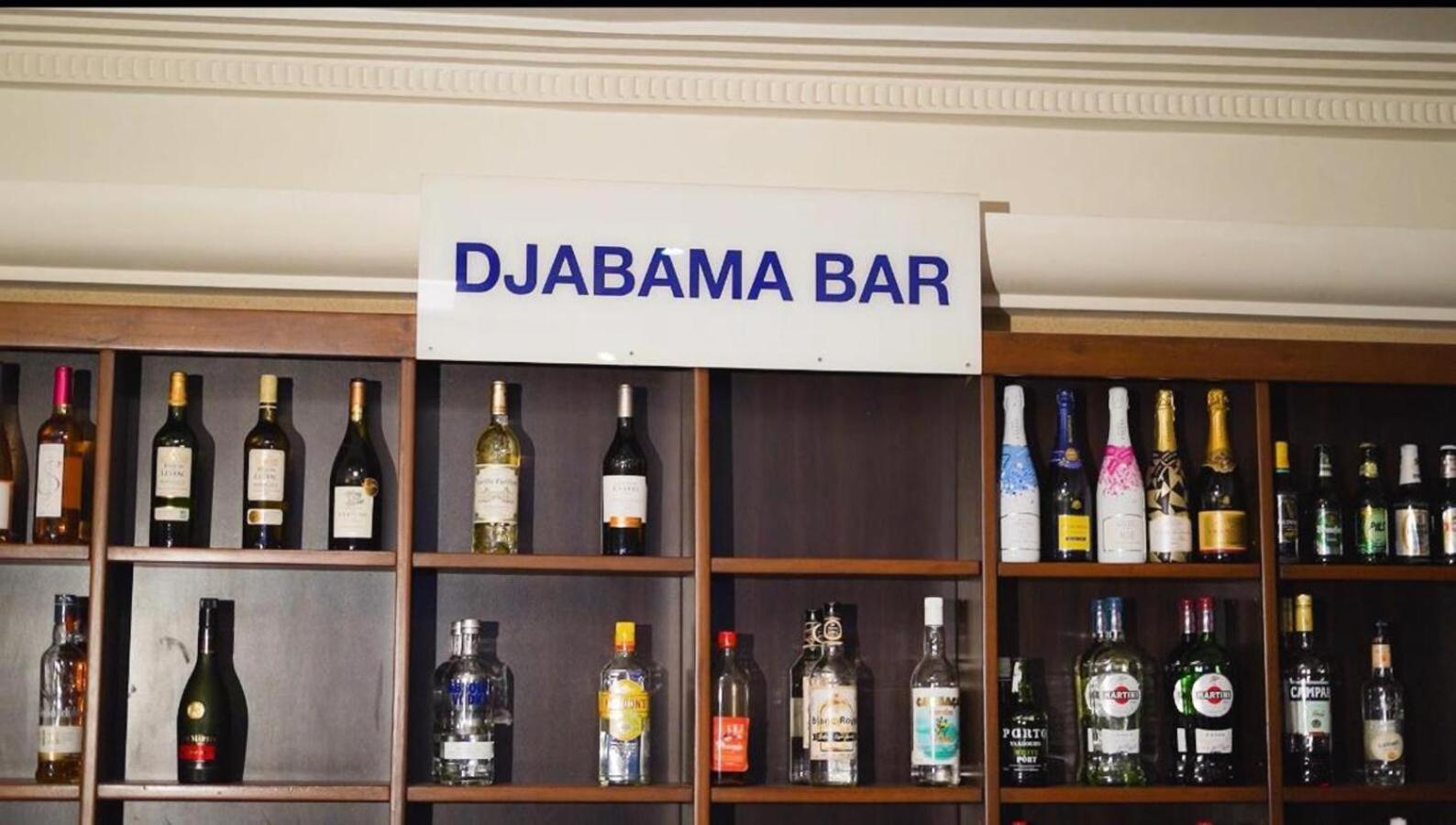 Nobila Airport Hotel Котону Экстерьер фото