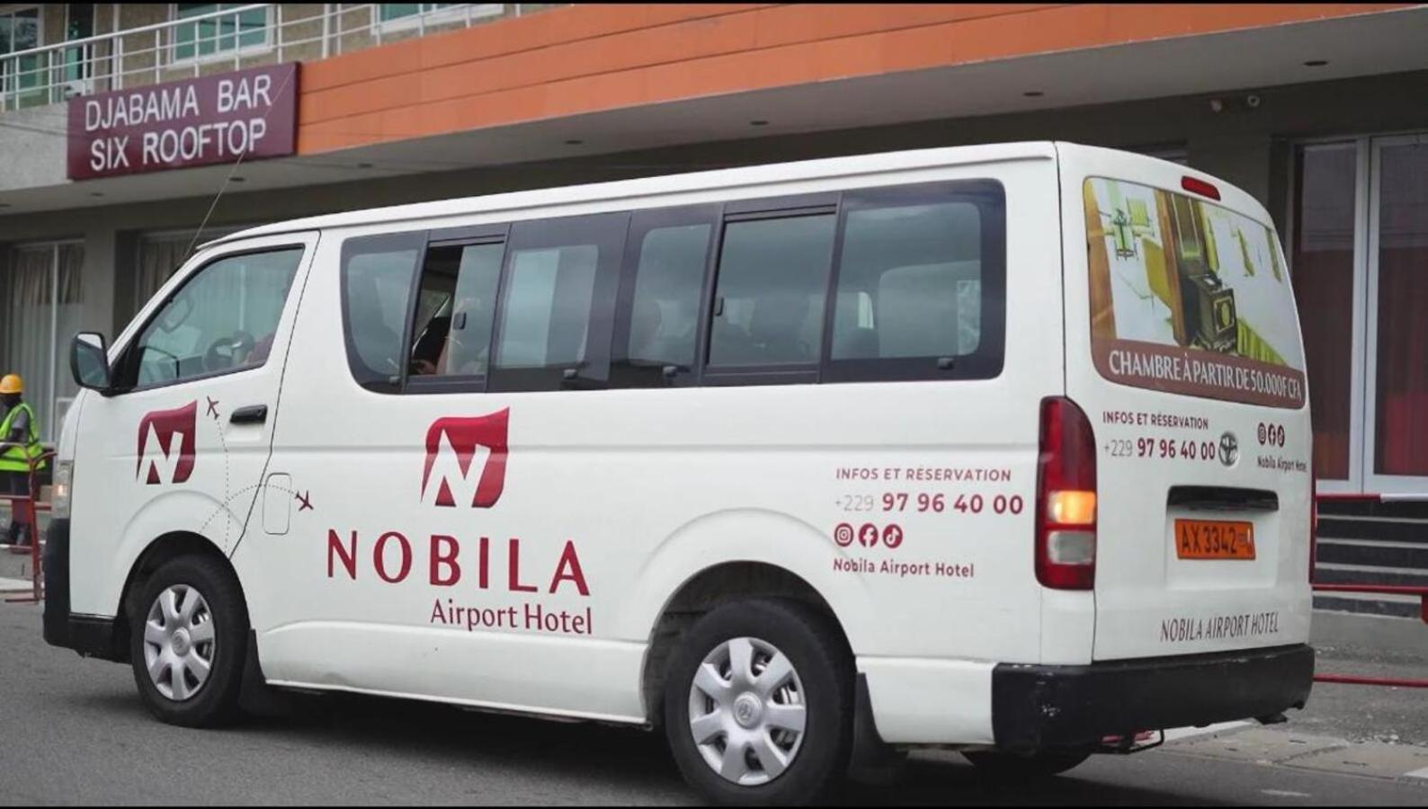 Nobila Airport Hotel Котону Экстерьер фото