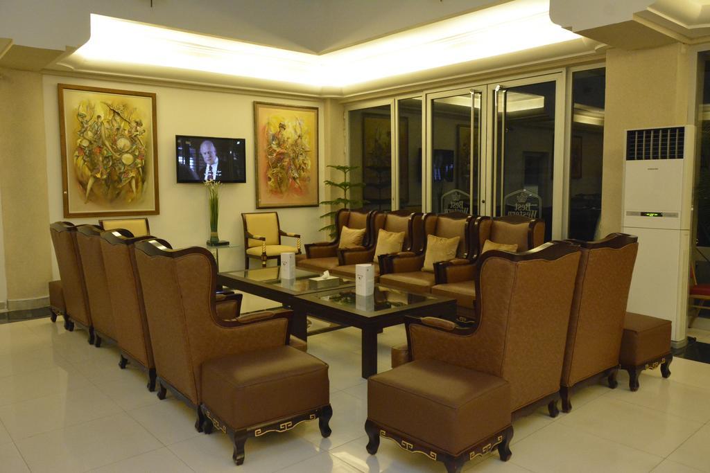 Nobila Airport Hotel Котону Экстерьер фото
