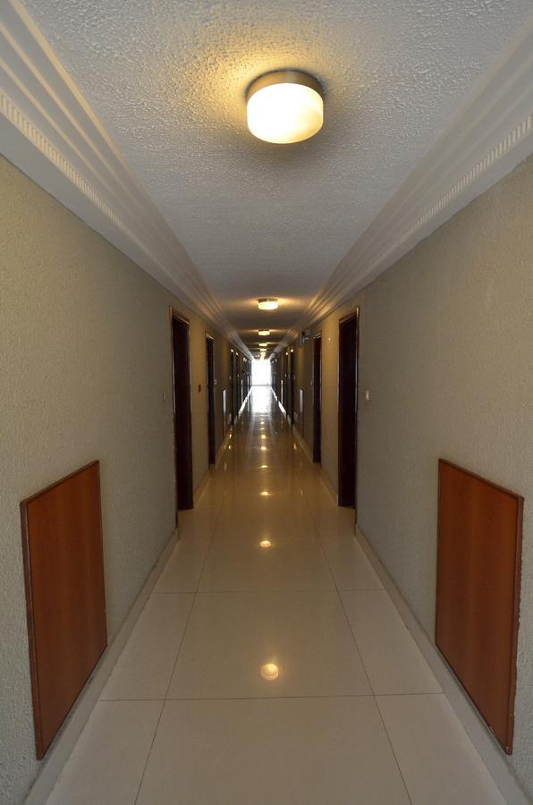 Nobila Airport Hotel Котону Экстерьер фото