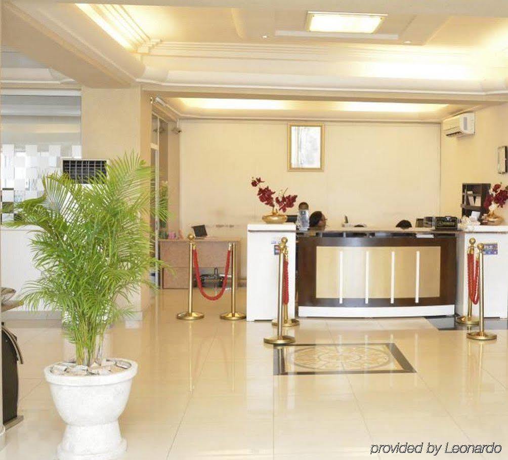 Nobila Airport Hotel Котону Экстерьер фото
