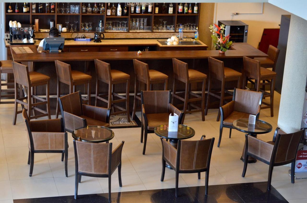 Nobila Airport Hotel Котону Экстерьер фото